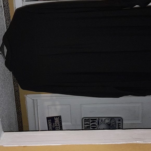 Plus size black dress - Picture 5 of 9